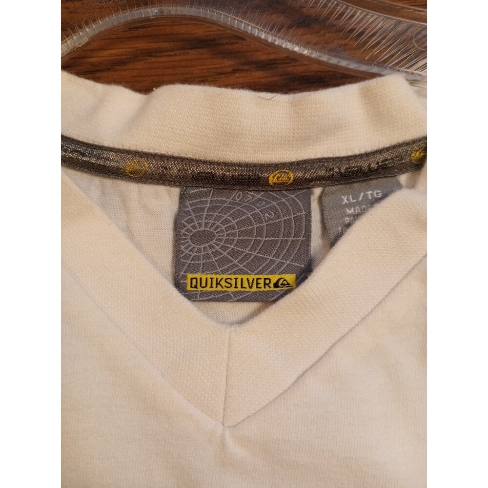 QuikSilver T Shirt Men Beige V Neck XL Short Sleeve - Picture 3 of 8